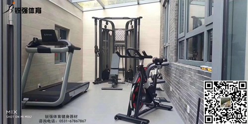 淄博某別墅區陽(yáng)臺的私家健身房